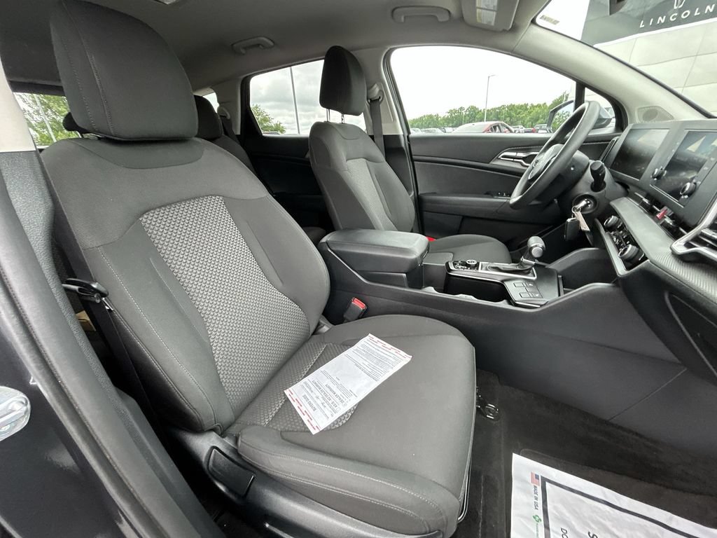 Used 2023 Kia Sportage LX AWD/4WD image 31