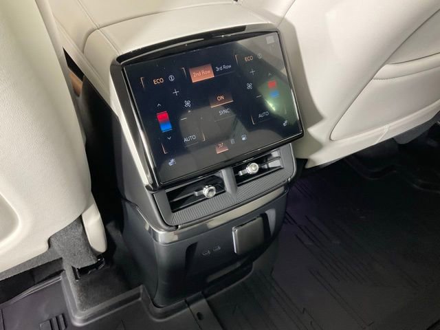 New 2026 Cadillac Vistiq Luxury w/ LPO, Floor Liner Package image 21