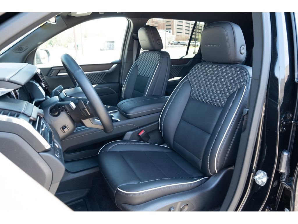 Used 2025 GMC Acadia Denali image 11