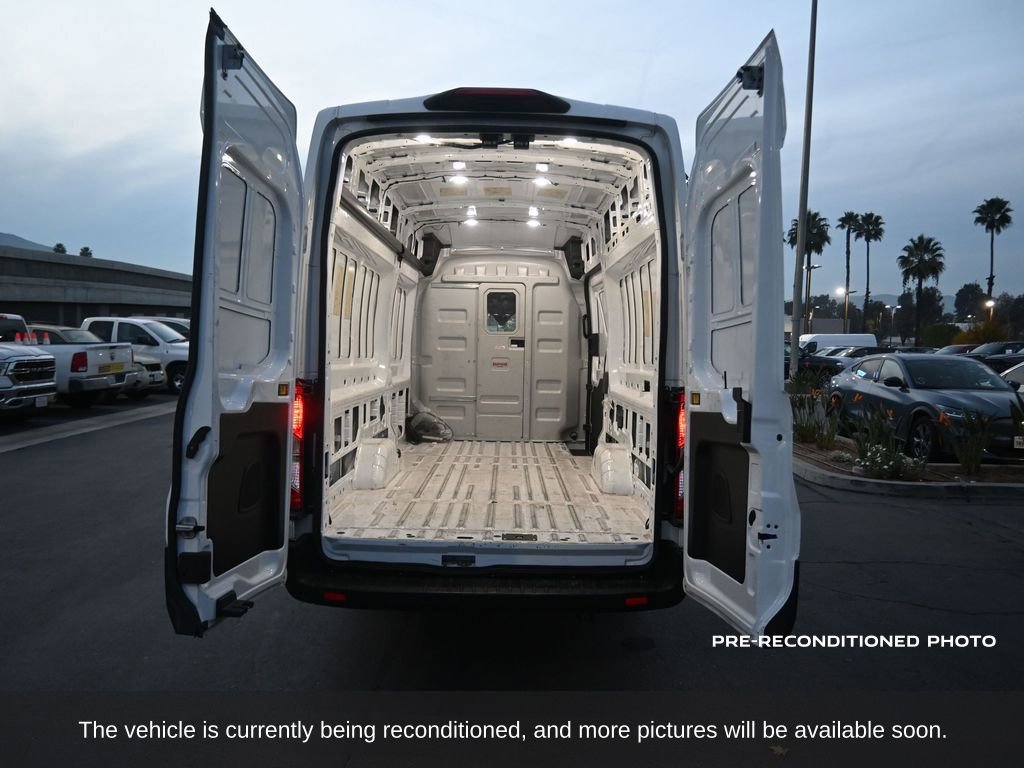 Used 2022 Ford E-Transit 148 High Roof Extended image 16