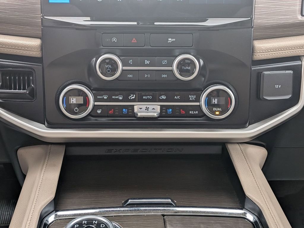 Used 2024 Ford Expedition Limited image 28