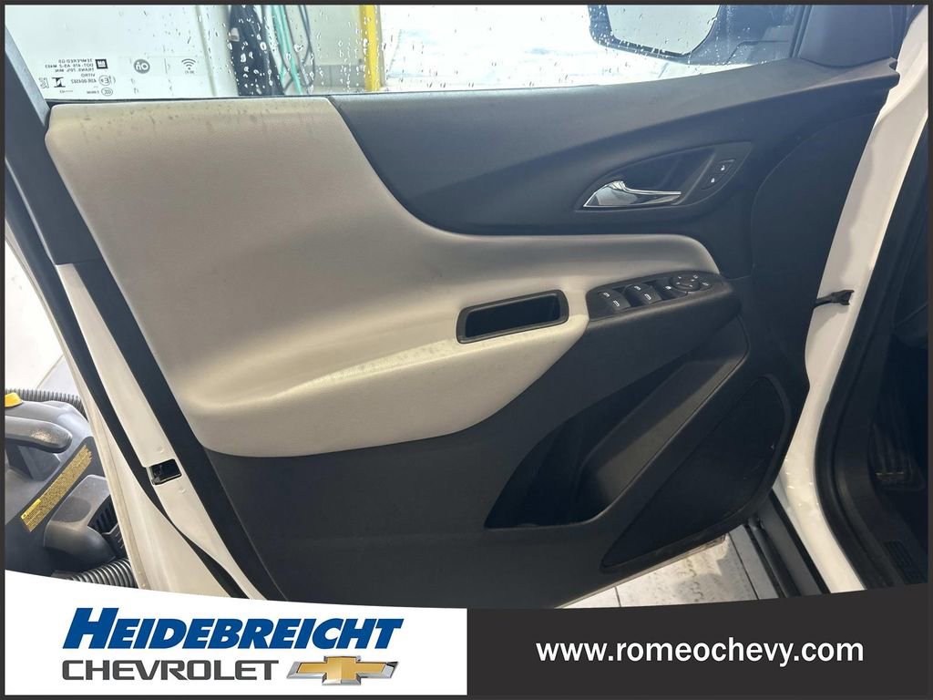 Used 2023 Chevrolet Equinox LS FWD image 10