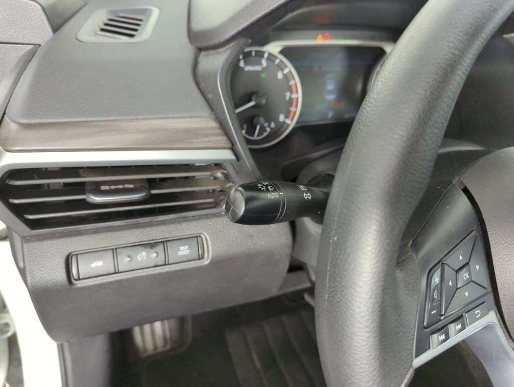 Used 2025 Nissan Altima 2.5 SV image 21