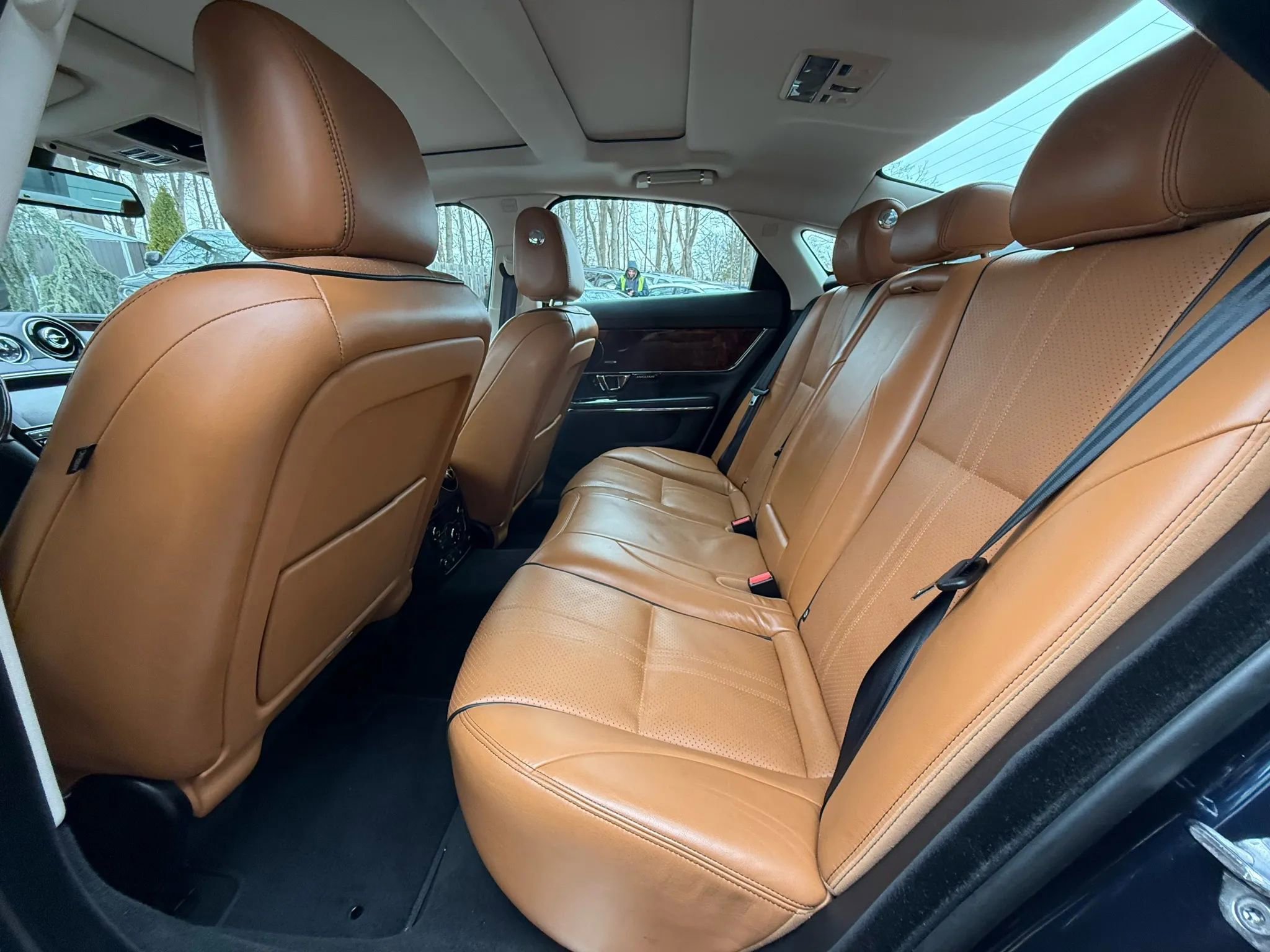 Used 2016 Jaguar XJ R-Sport image 16