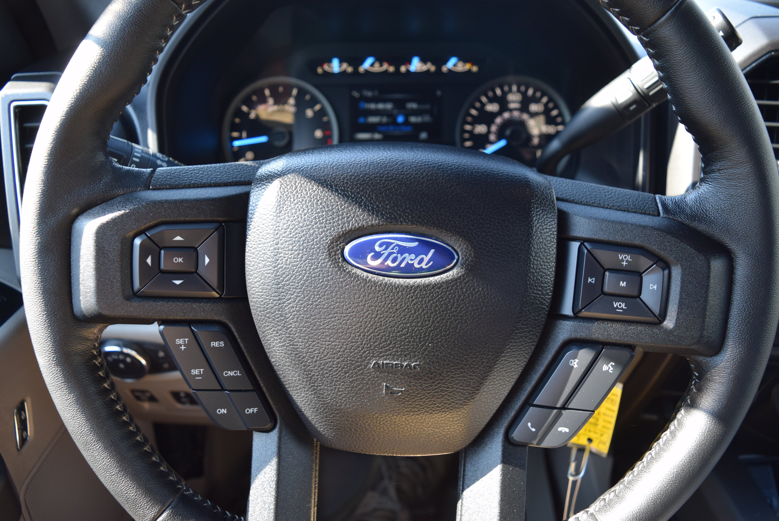 Used 2018 Ford F150 XLT w/ Equipment Group 302A Luxury AWD/4WD image 12