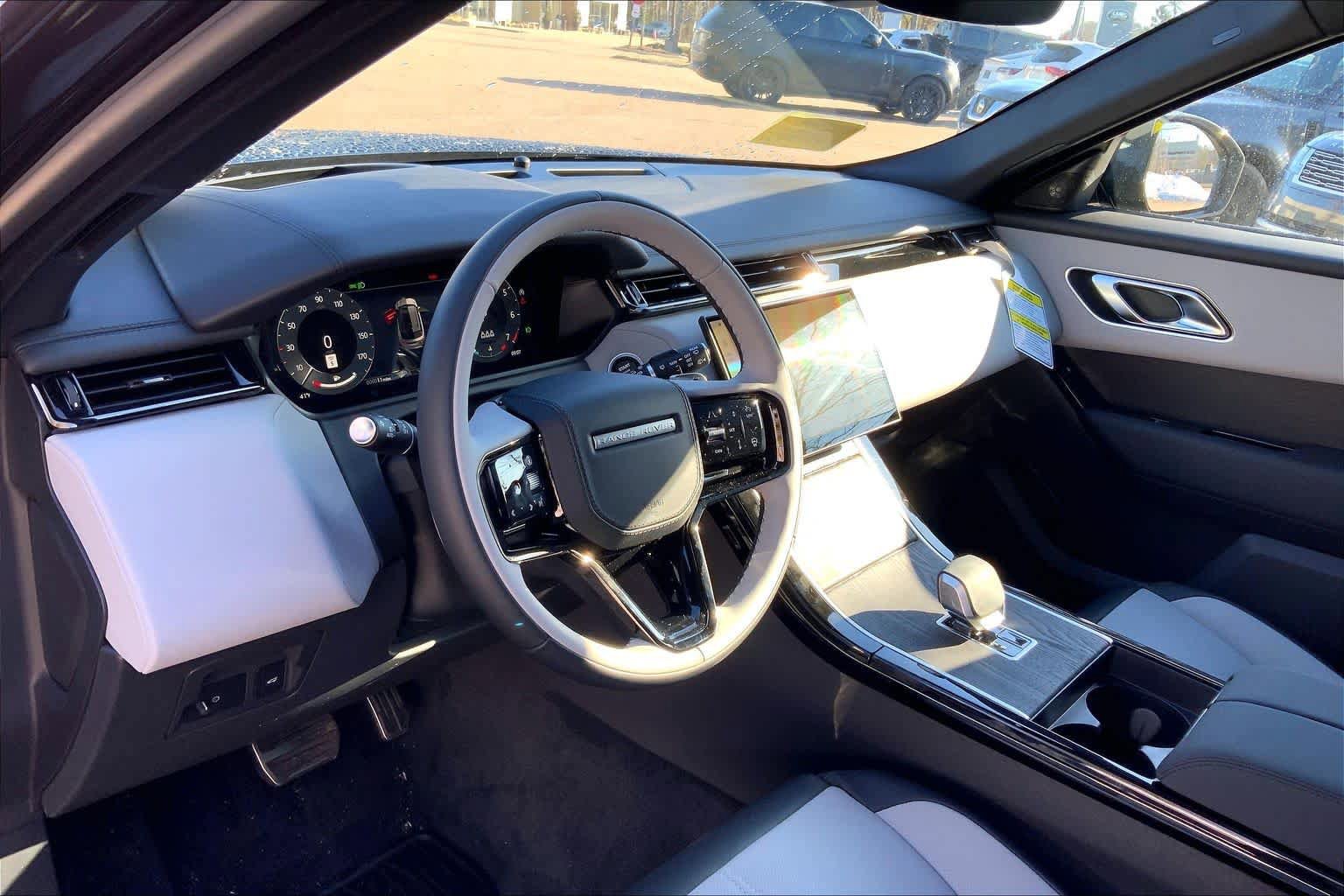 New 2026 Land Rover Range Rover Velar Dynamic SE AWD/4WD image 9