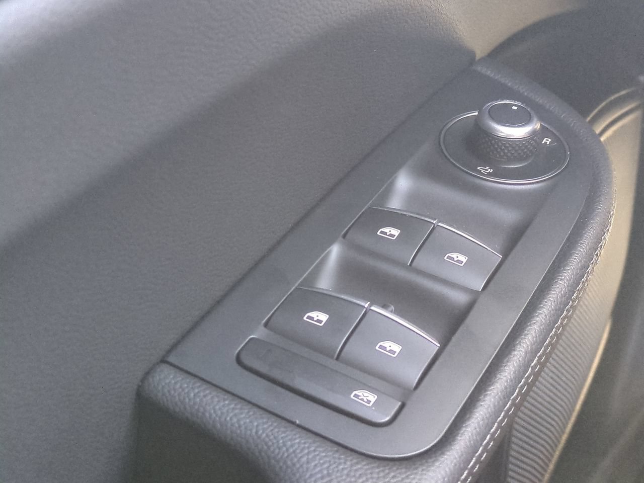 New 2025 Alfa Romeo Giulia w/ Driving Assist Package RWD image 22