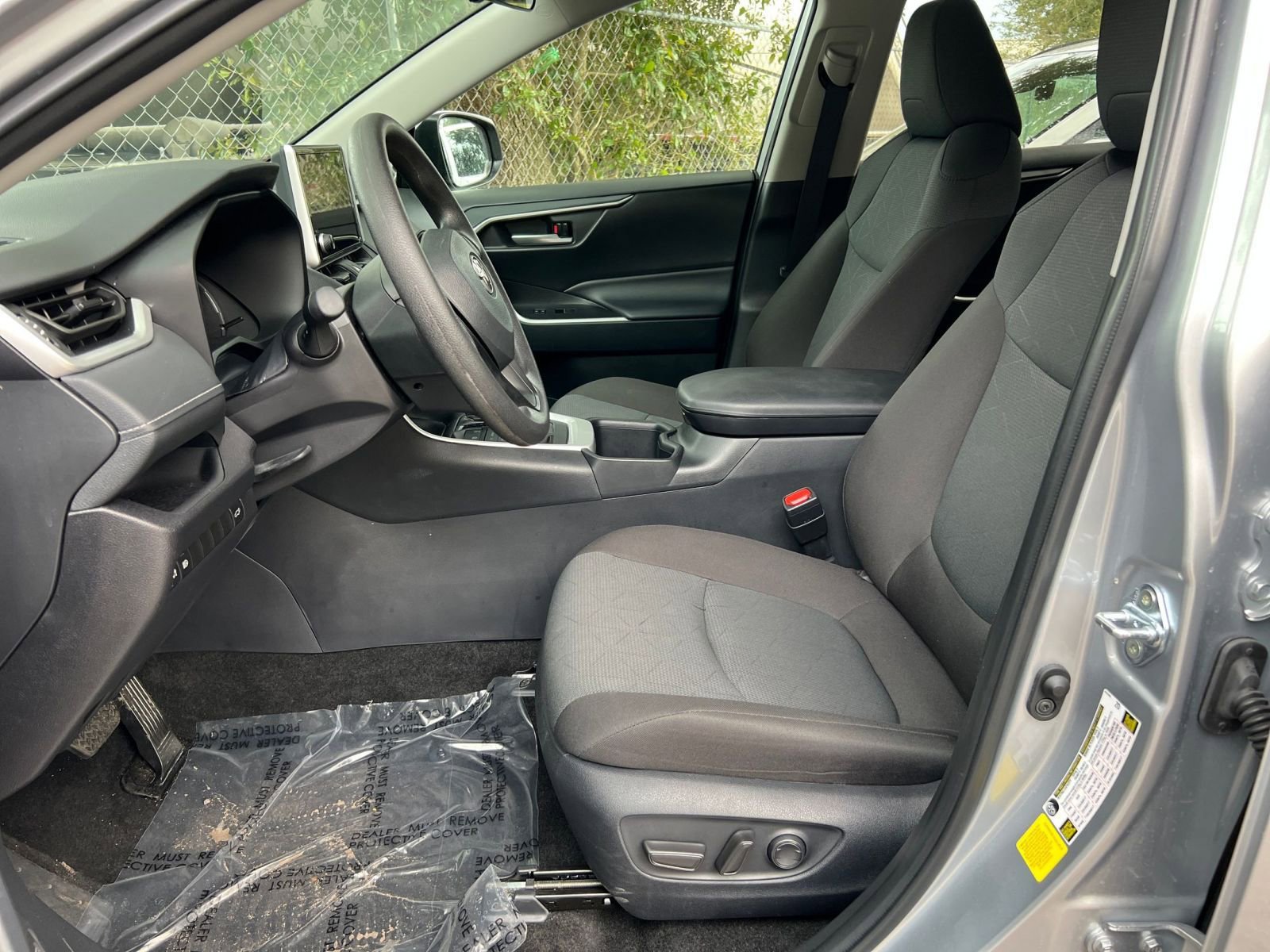 Used 2025 Toyota RAV4 XLE image 21