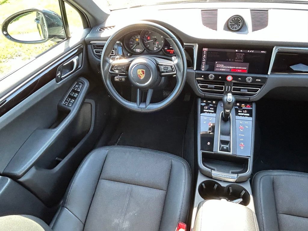 Used 2023 Porsche Macan Turbo AWD/4WD image 9