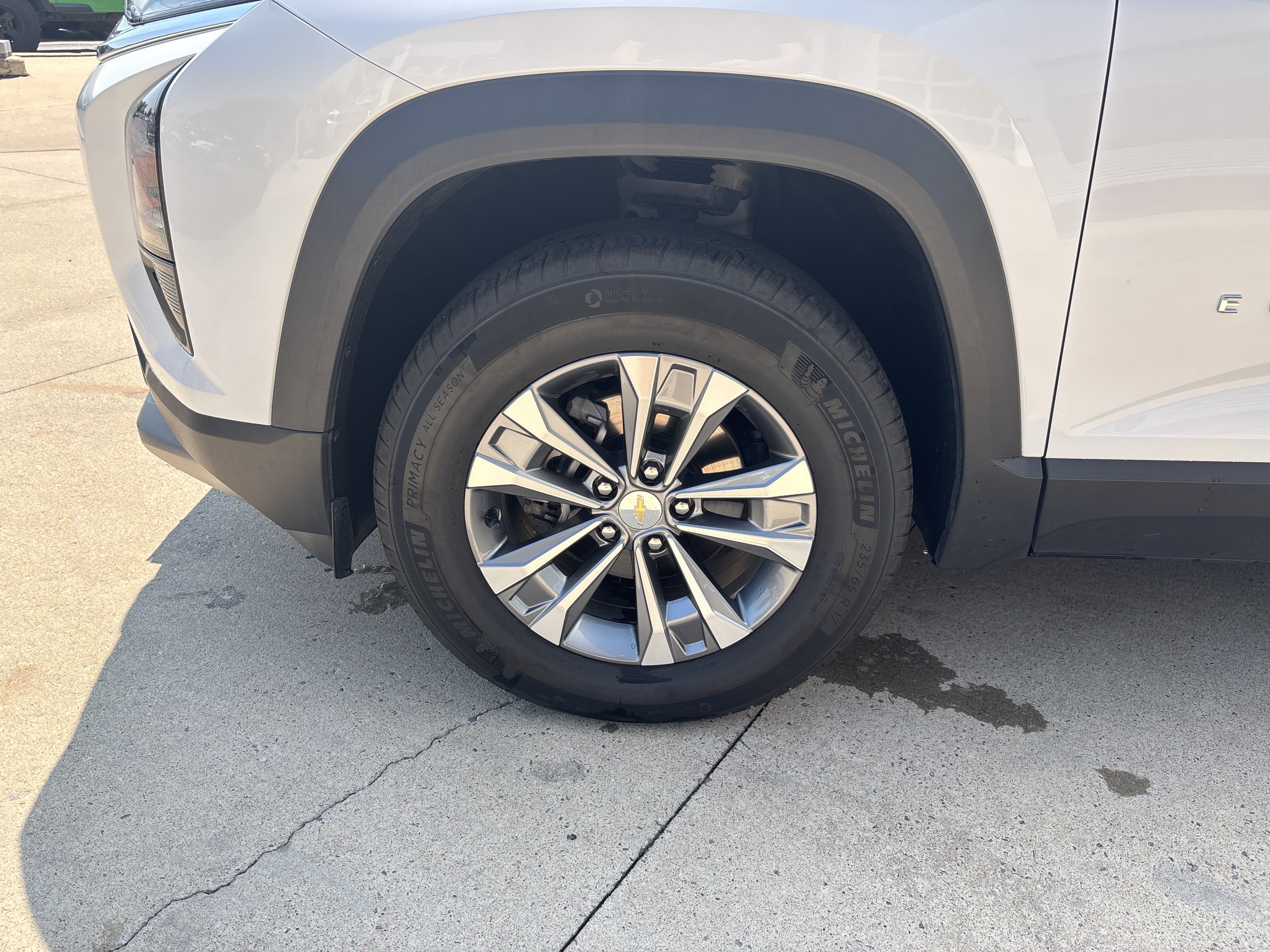 Used 2025 Chevrolet Equinox LT AWD/4WD image 33