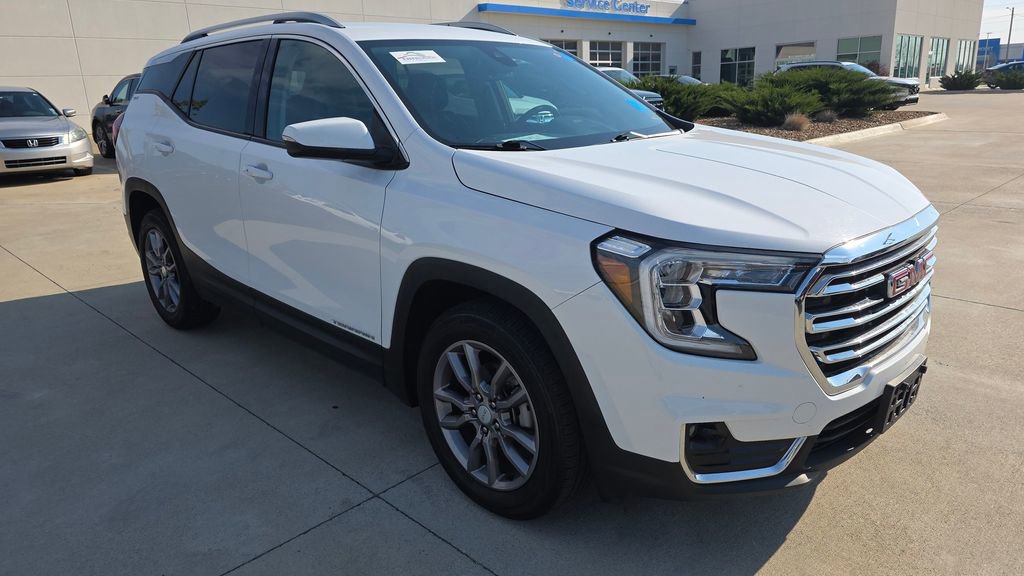 Used 2024 GMC Terrain SLT image 7