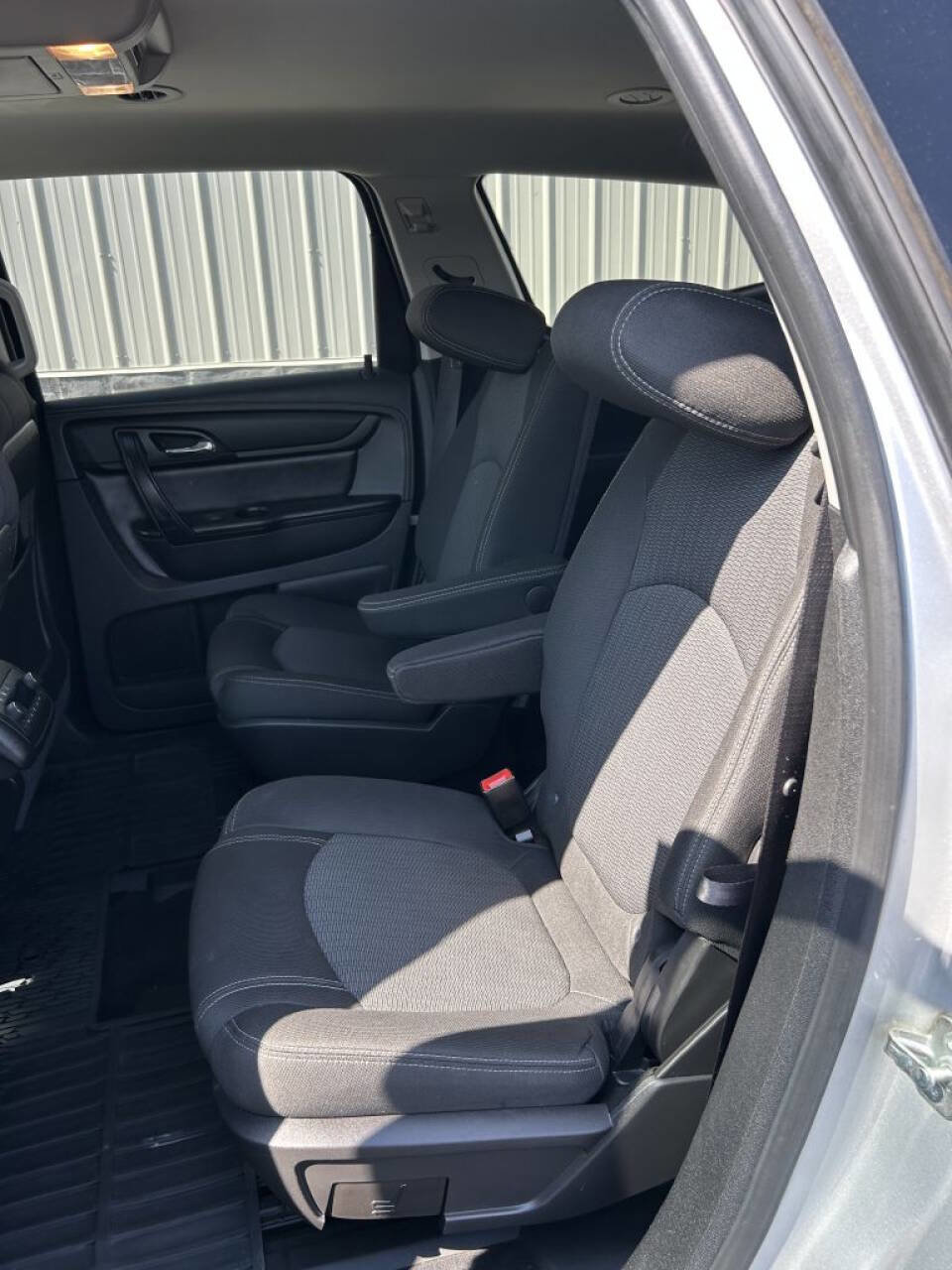 Used 2017 Chevrolet Traverse LT w/ Traveler's Package image 19