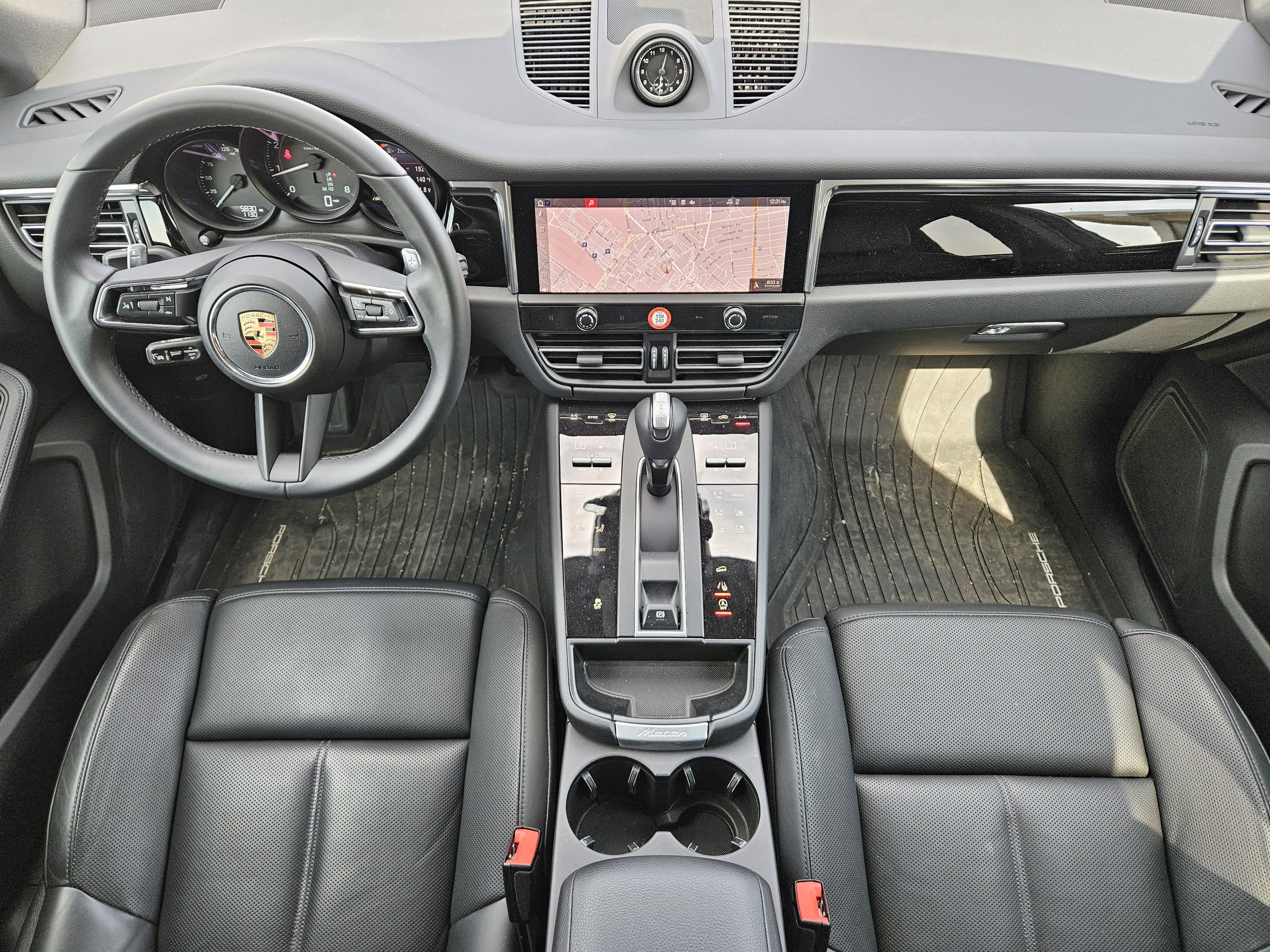 Certified 2025 Porsche Macan image 24