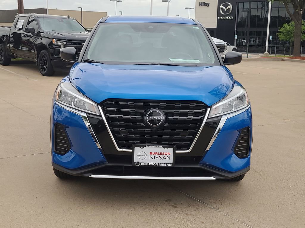 Certified 2025 Nissan Kicks Play S FWD image 5