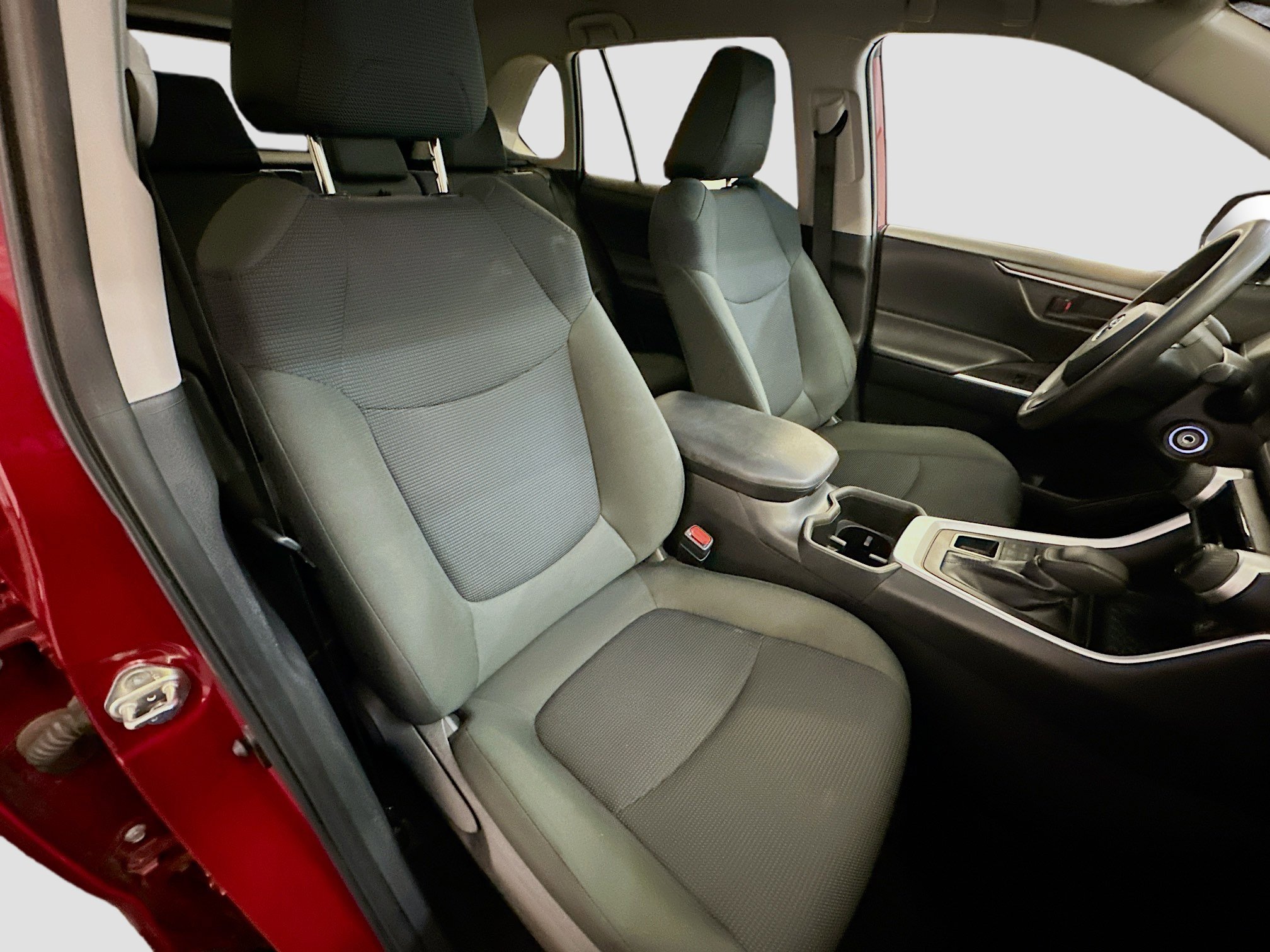 Used 2024 Toyota RAV4 LE image 32