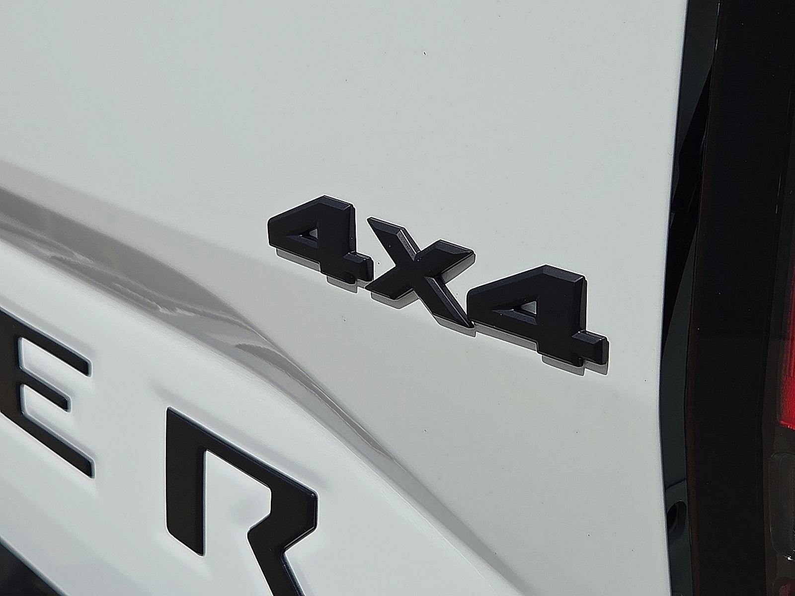 New 2026 Nissan Frontier SV w/ Tow Package AWD/4WD image 8