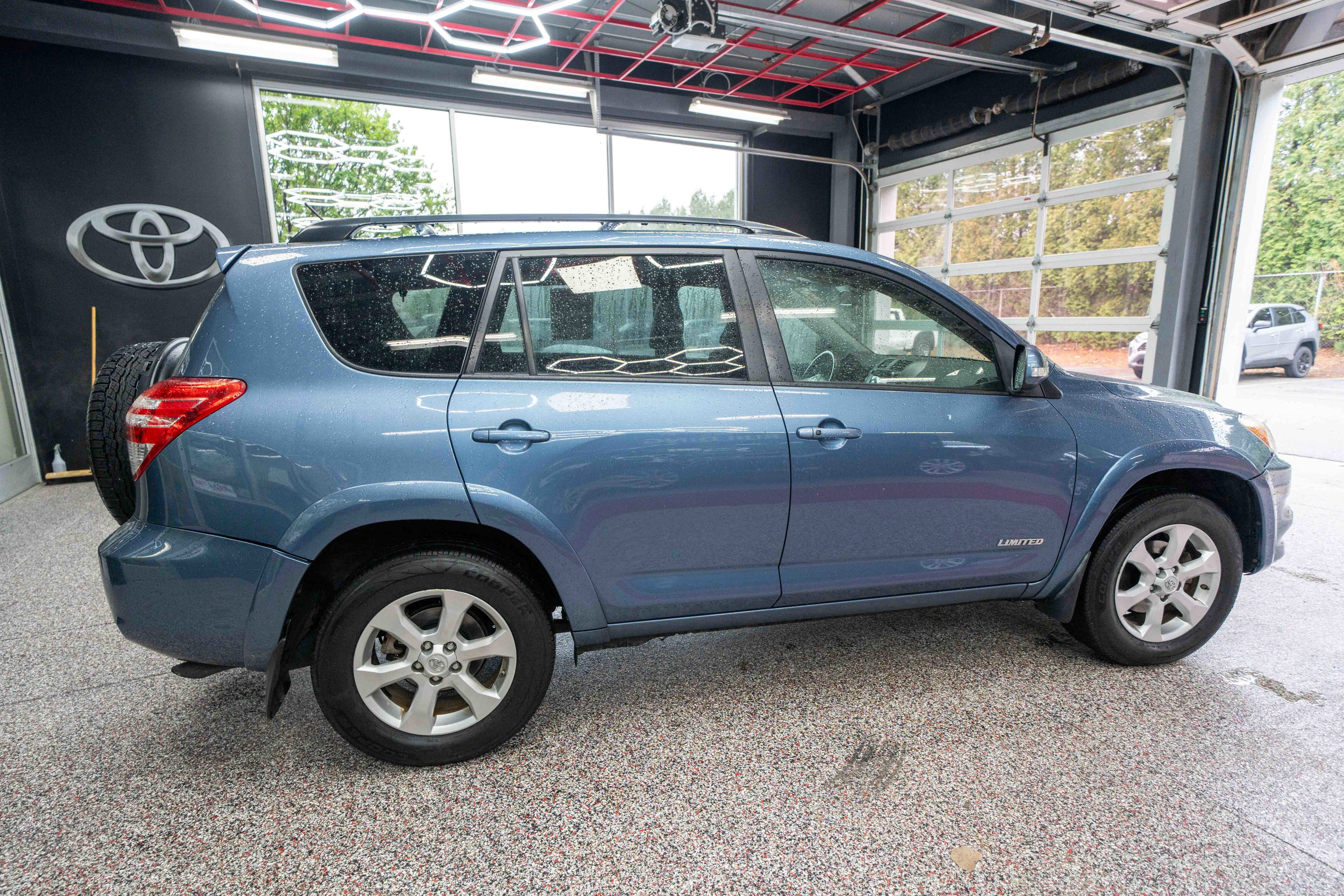 Used 2009 Toyota RAV4 Limited image 4