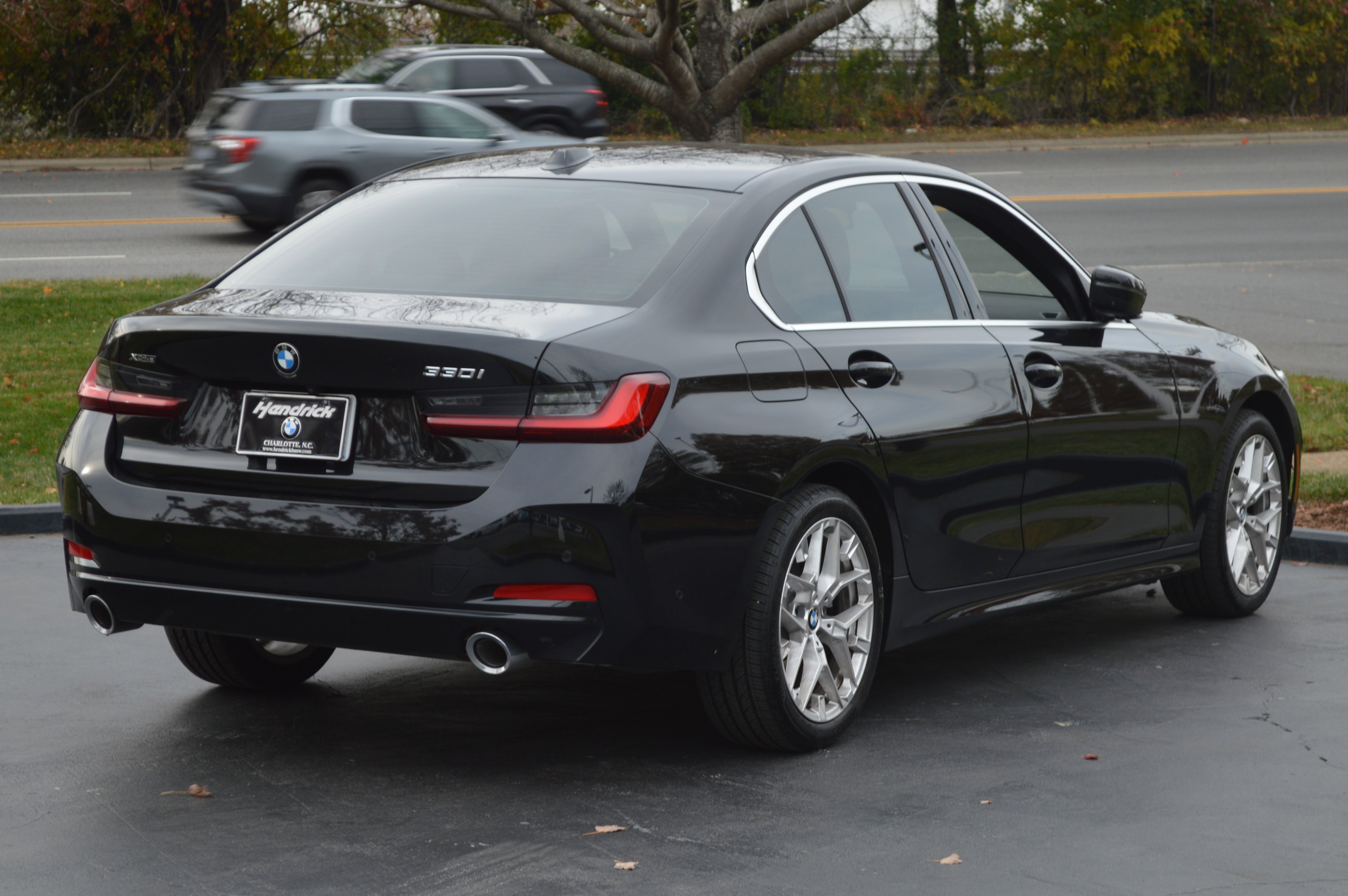 Used 2025 BMW 330i xDrive Sedan w/ Convenience Package AWD/4WD image 10
