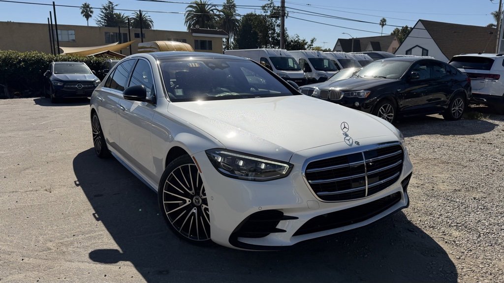 Used 2022 Mercedes-Benz S 580 4MATIC Sedan w/ AMG Line Package image 3