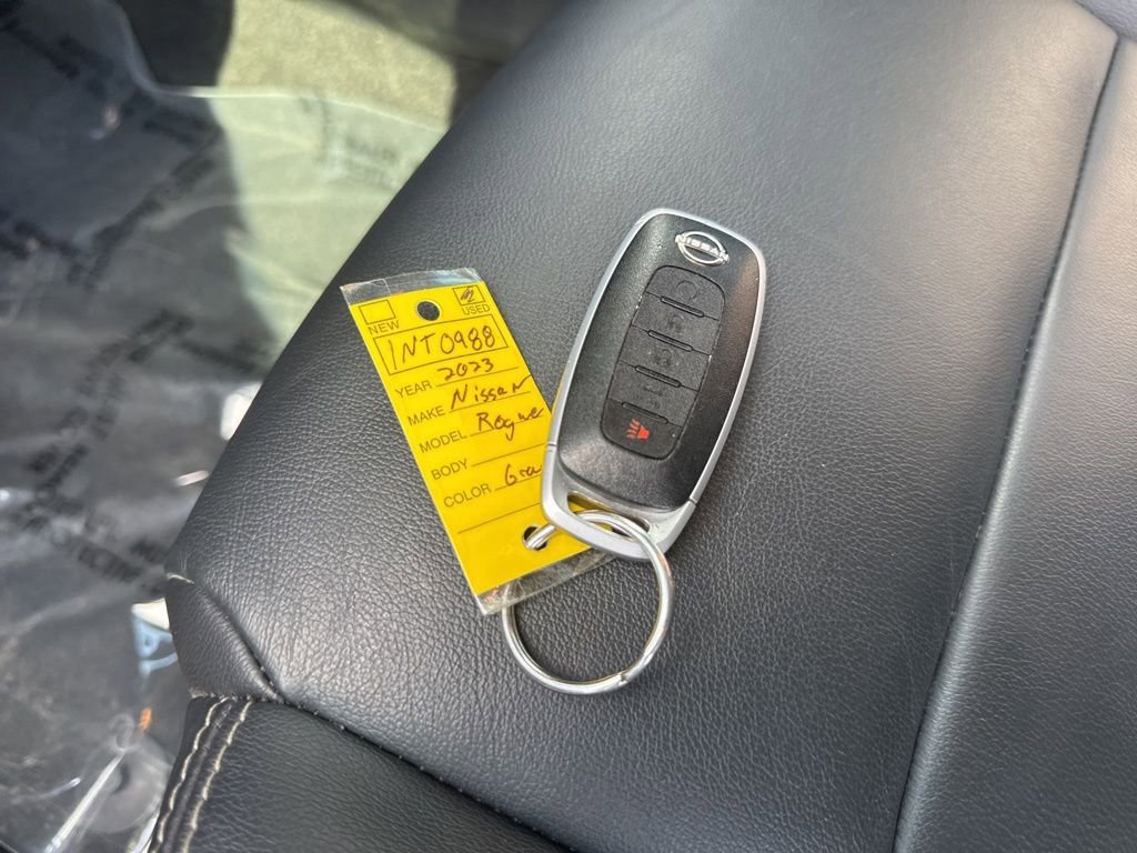 Used 2023 Nissan Rogue SL w/ SL Premium Package image 38