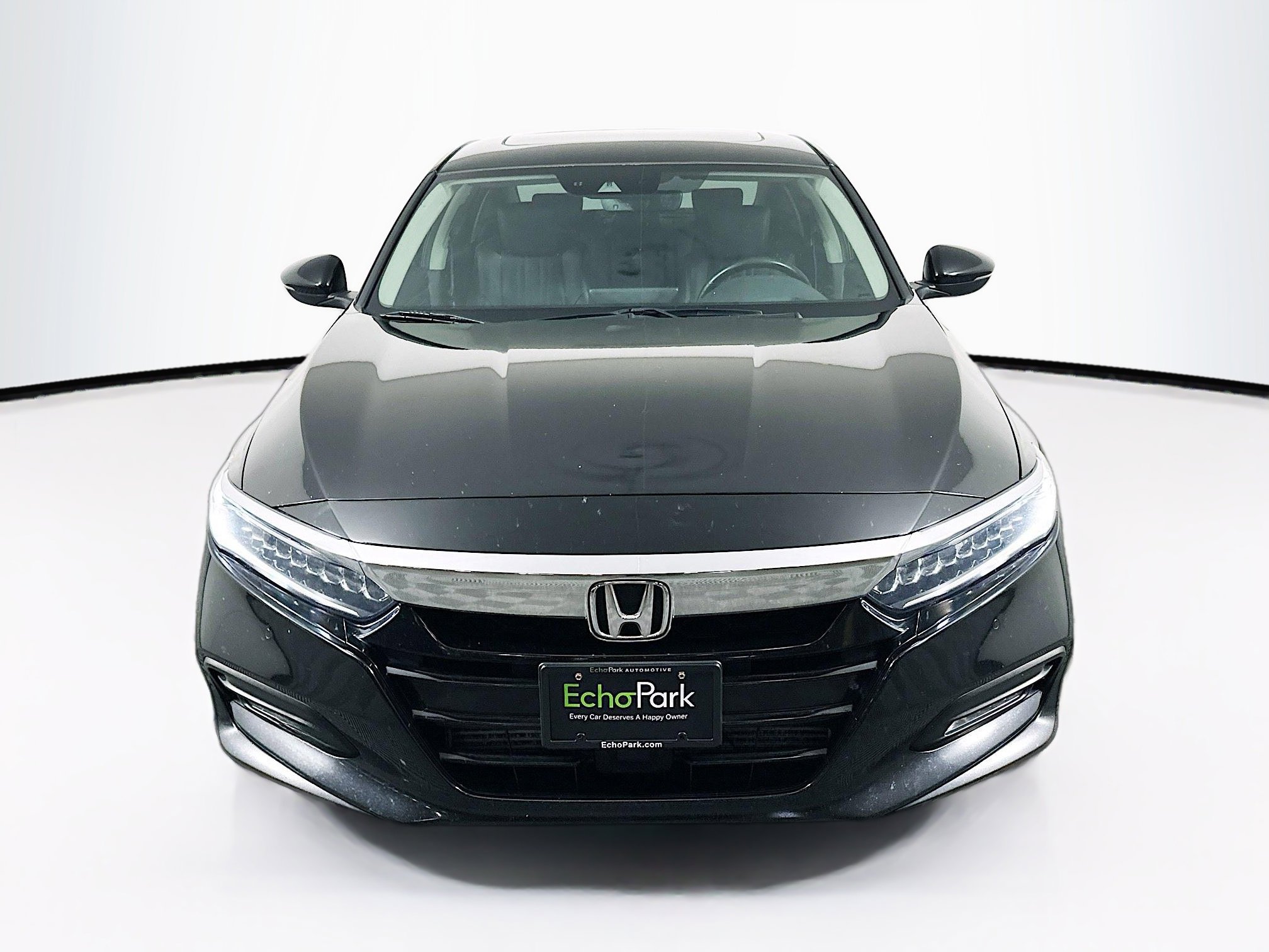 Used 2019 Honda Accord Touring image 2