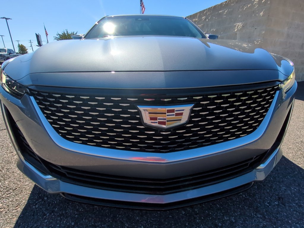 Used 2021 Cadillac CT5 Premium Luxury RWD image 2