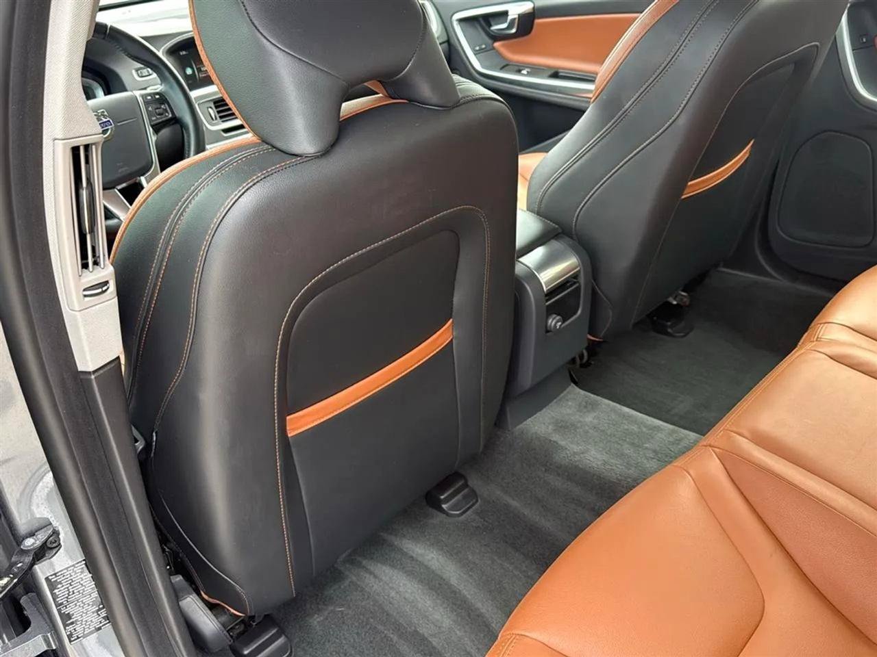 Used 2017 Volvo S60 T5 Inscription Platinum FWD image 47