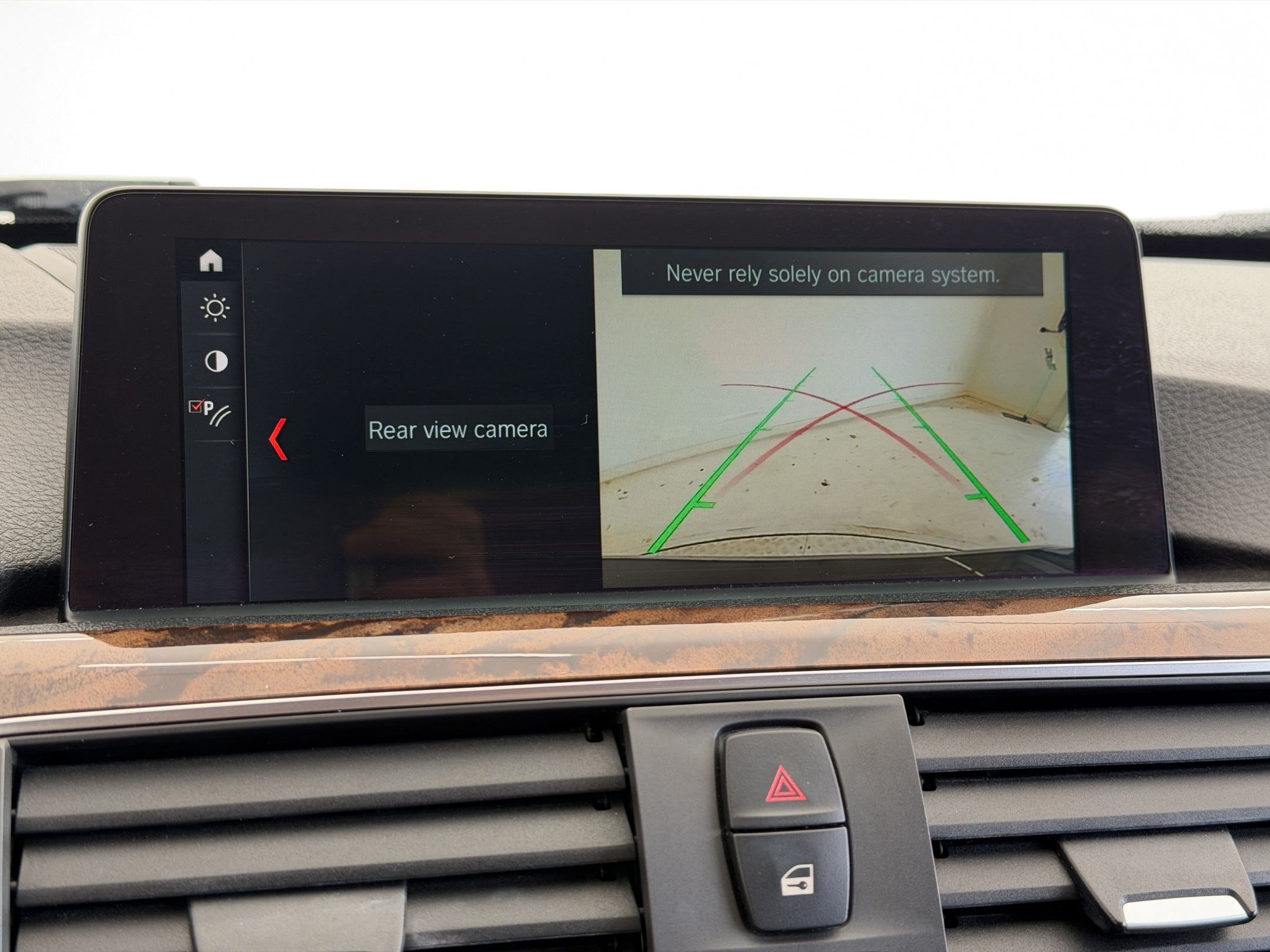 Used 2018 BMW 320i Sedan RWD image 21