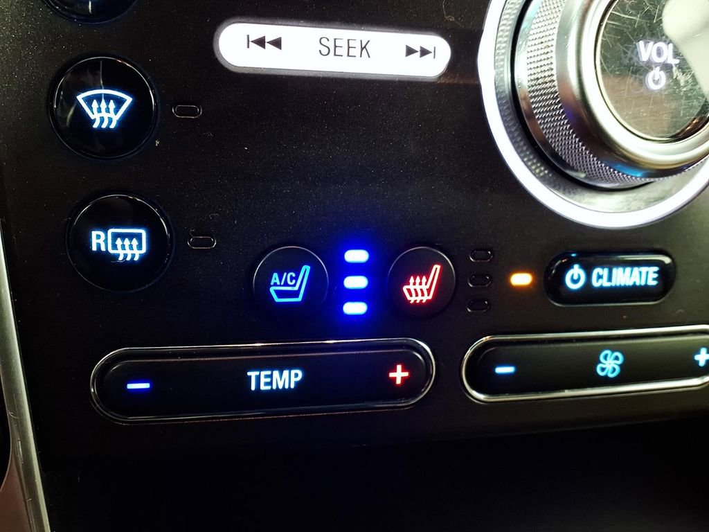 Used 2017 Ford Explorer Limited w/ Equipment Group 301A FWD image 17