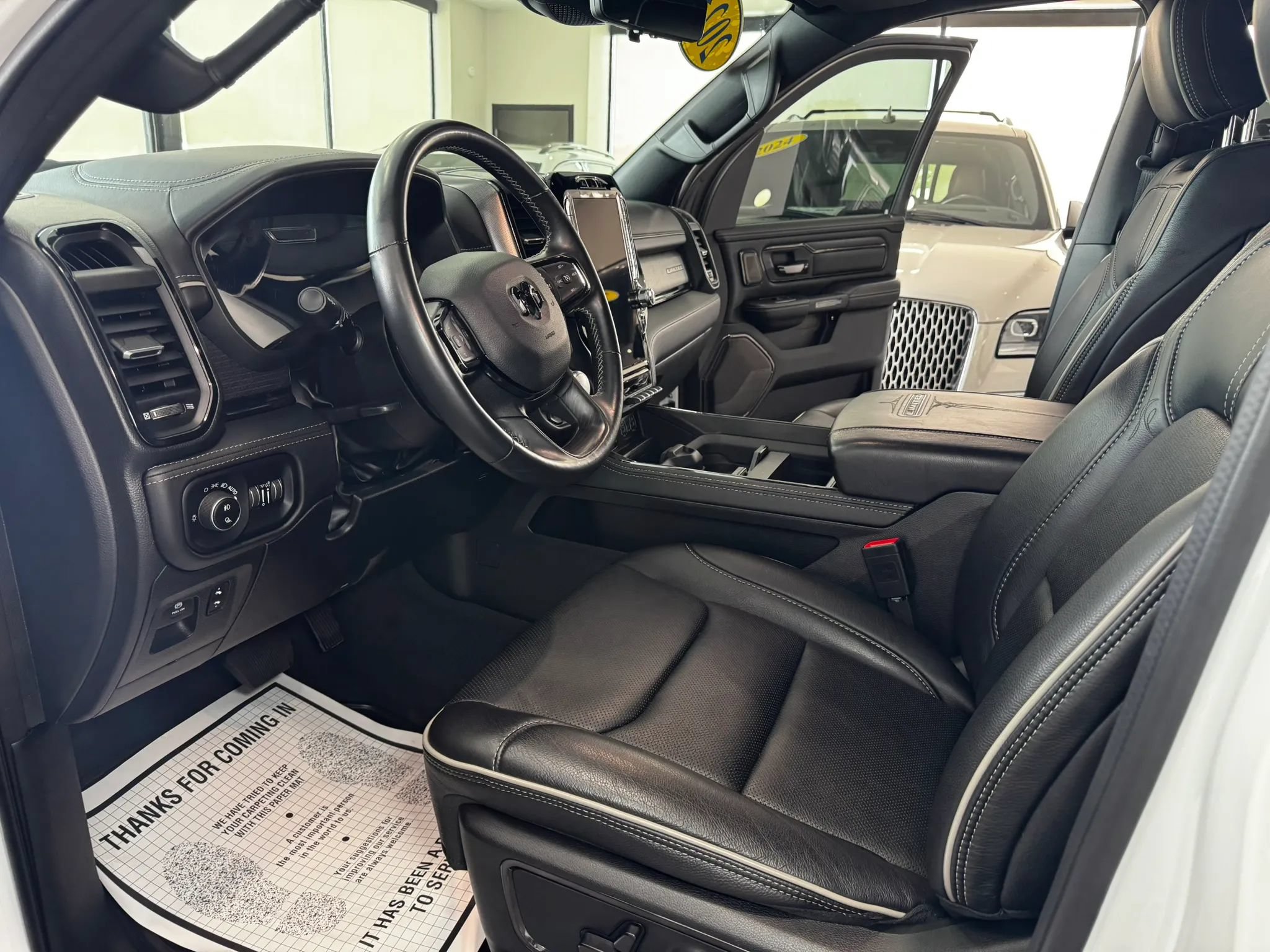 Used 2023 RAM 1500 Limited AWD/4WD image 10