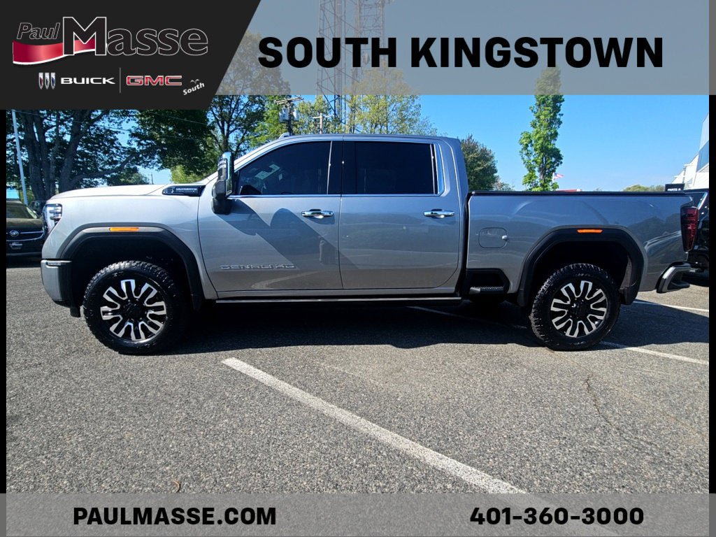 Used 2025 GMC Sierra 2500 Denali Ultimate AWD/4WD image 4