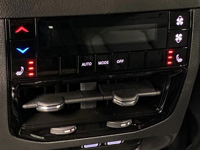 New 2025 Jeep Grand Cherokee L Limited w/ Black Appearance Package image 37