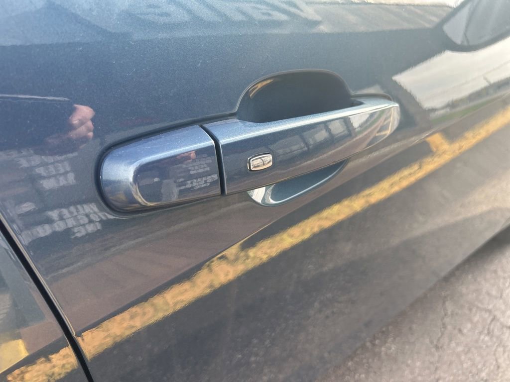 Used 2025 Chevrolet Malibu LT image 35