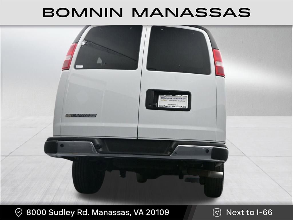 Used 2024 Chevrolet Express 3500 LT w/ LT Preferred Equipment Group image 32