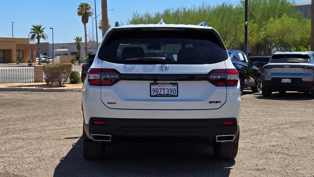 Used 2025 Honda Pilot Sport image 5