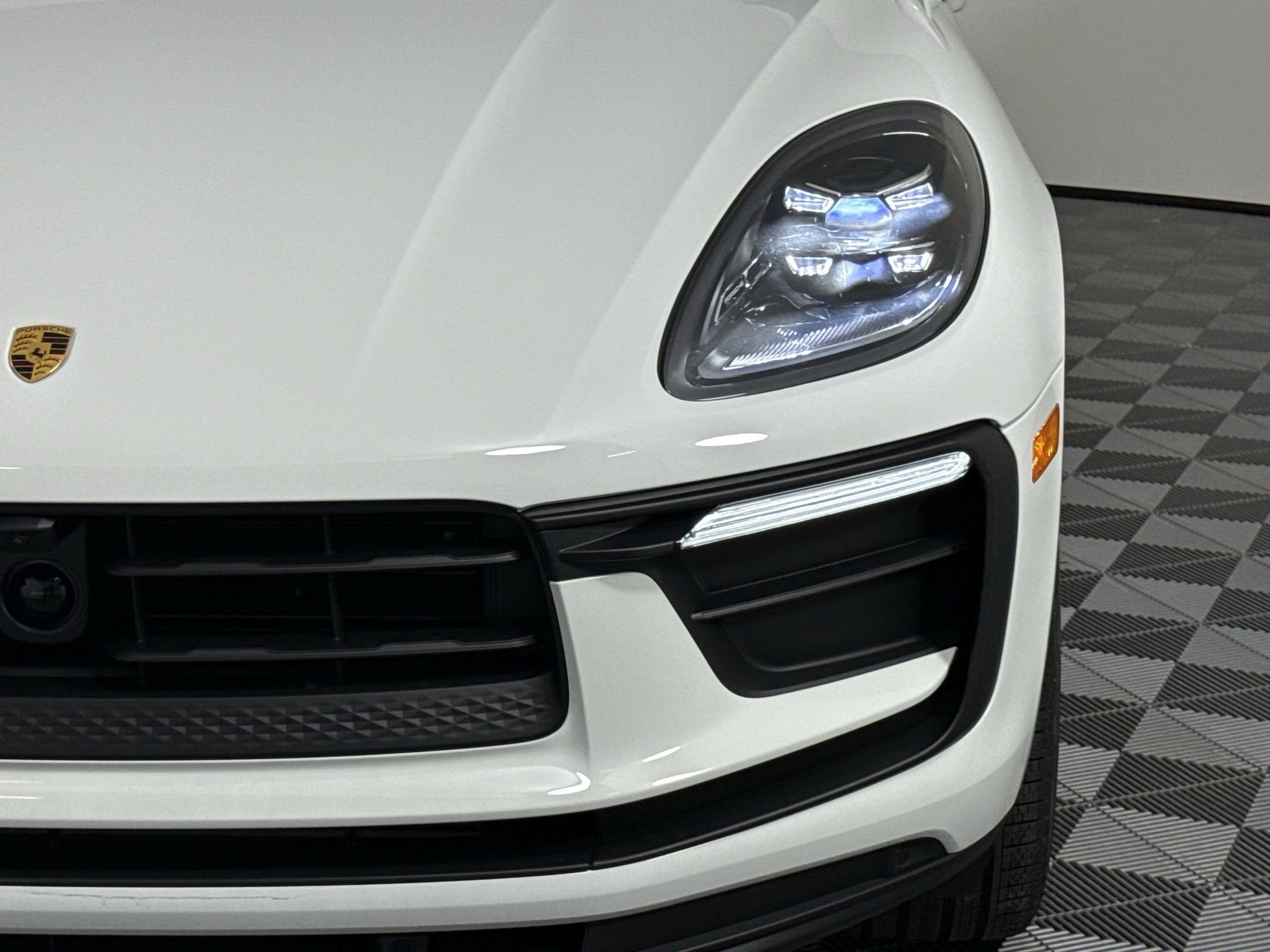 New 2025 Porsche Macan image 11