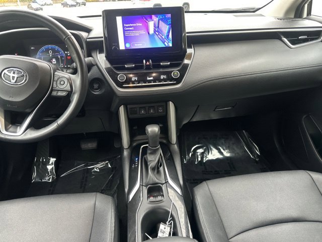 Used 2024 Toyota Corolla Cross XLE w/ Convenience Package AWD/4WD image 22