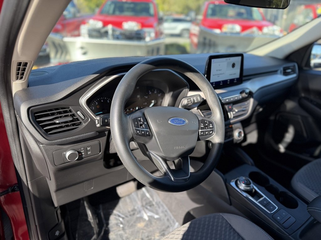 Used 2020 Ford Escape SE image 13