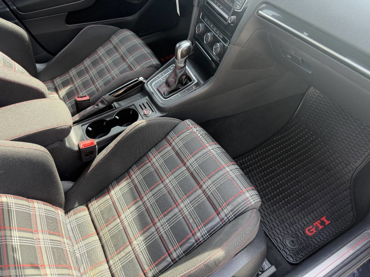 Used 2016 Volkswagen GTI S FWD image 27