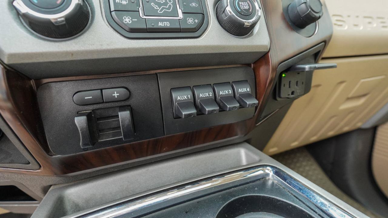 Used 2015 Ford F350 Lariat w/ Lariat Ultimate Package AWD/4WD image 34