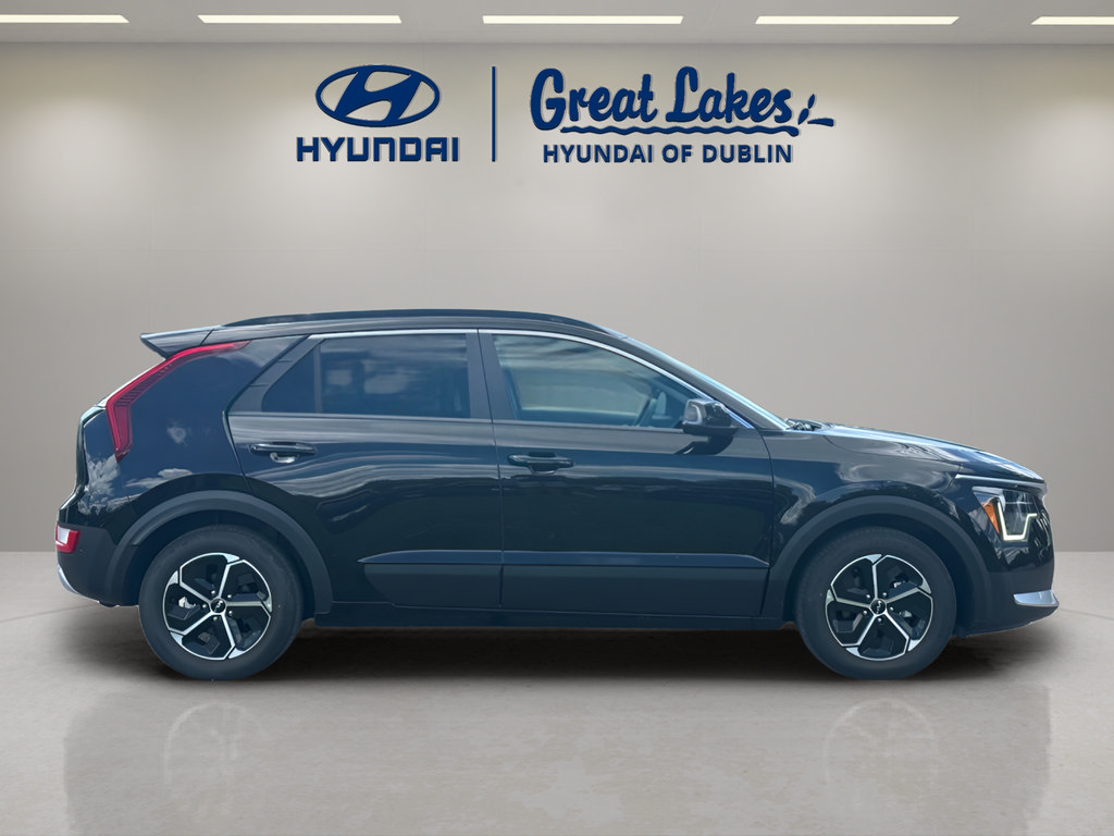 Used 2023 Kia Niro EX w/ EX Cold Weather Package FWD image 6