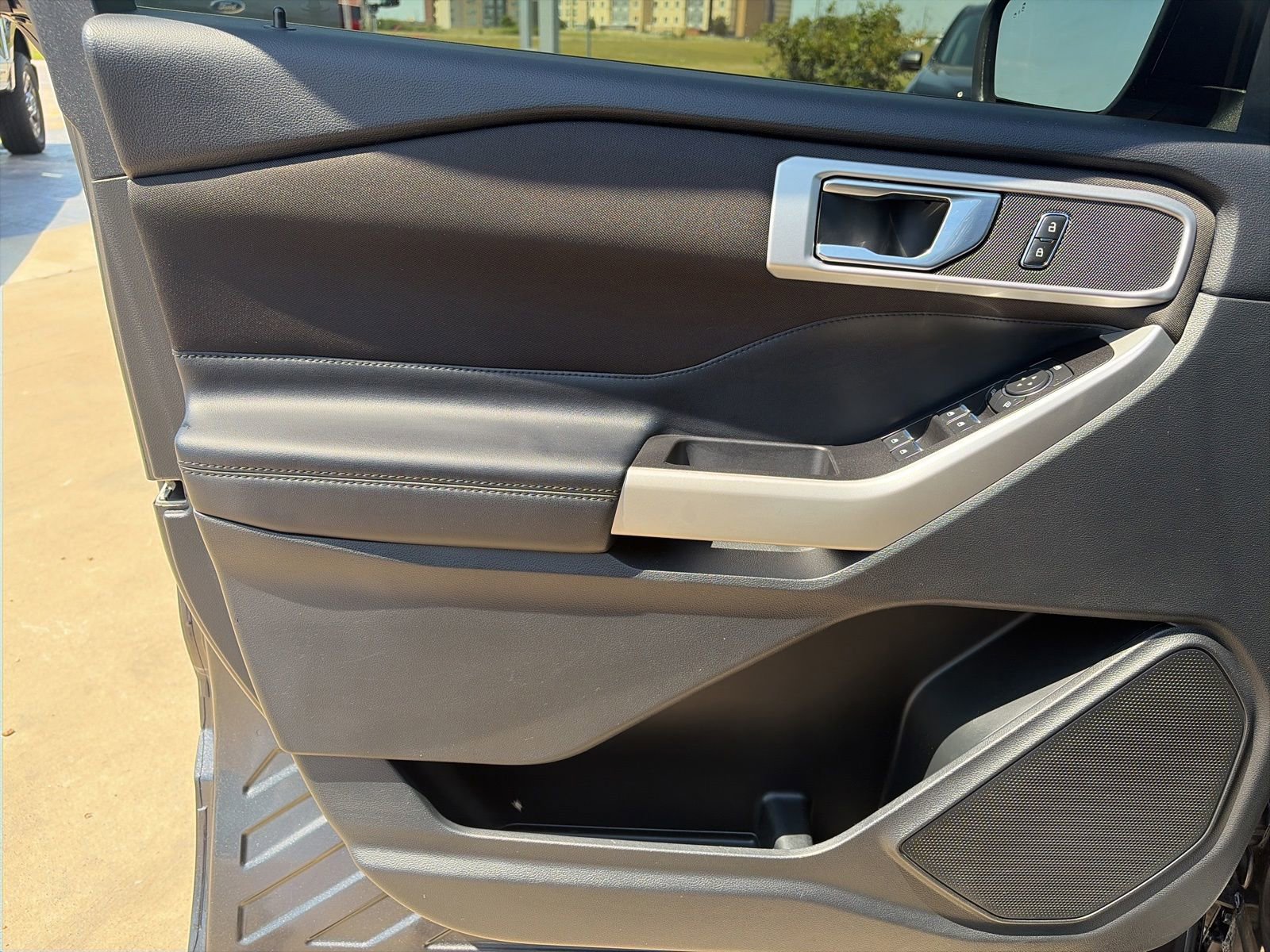 Used 2020 Ford Explorer XLT RWD image 12