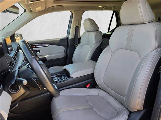 Used 2024 Honda Pilot Touring image 11