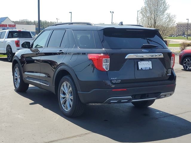 Certified 2023 Ford Explorer XLT w/ Equipment Group 202A AWD/4WD image 4