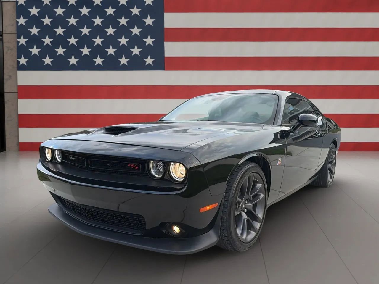 Used 2021 Dodge Challenger R/T Scat Pack image 1