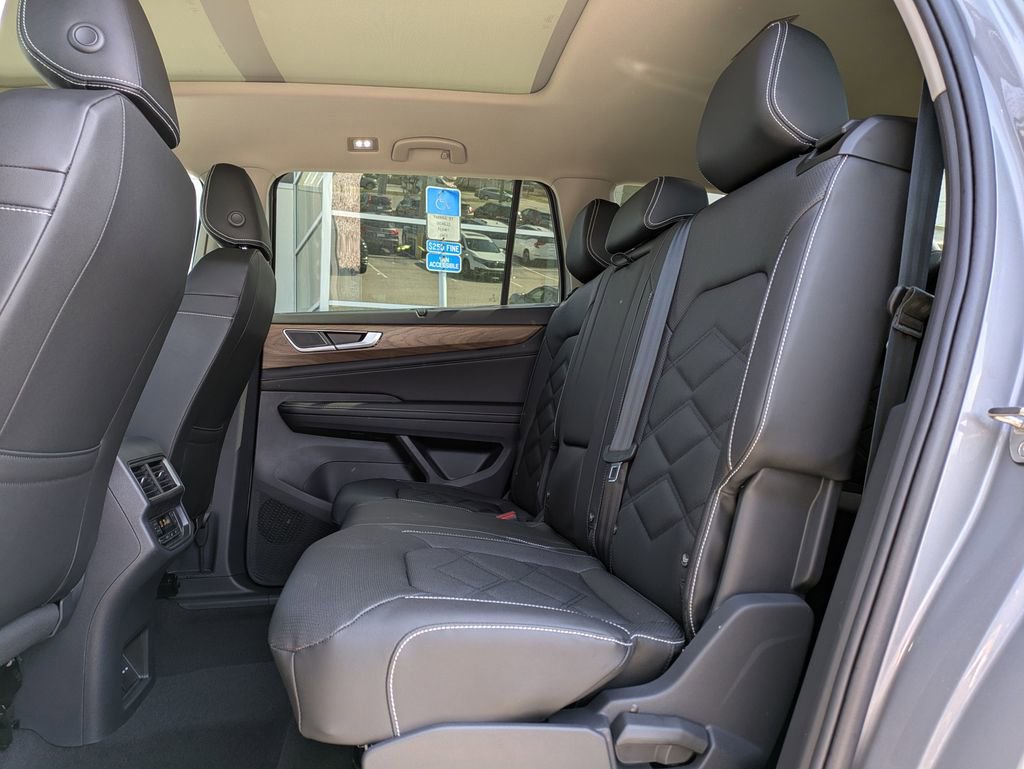New 2026 Volkswagen Atlas SE FWD image 16