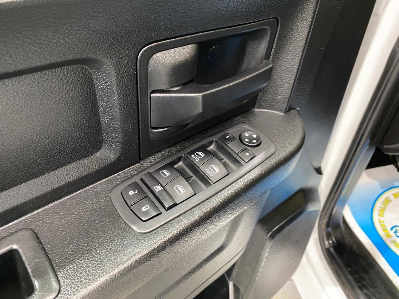 Used 2019 RAM 1500 Tradesman w/ Chrome Appearance Group AWD/4WD image 19