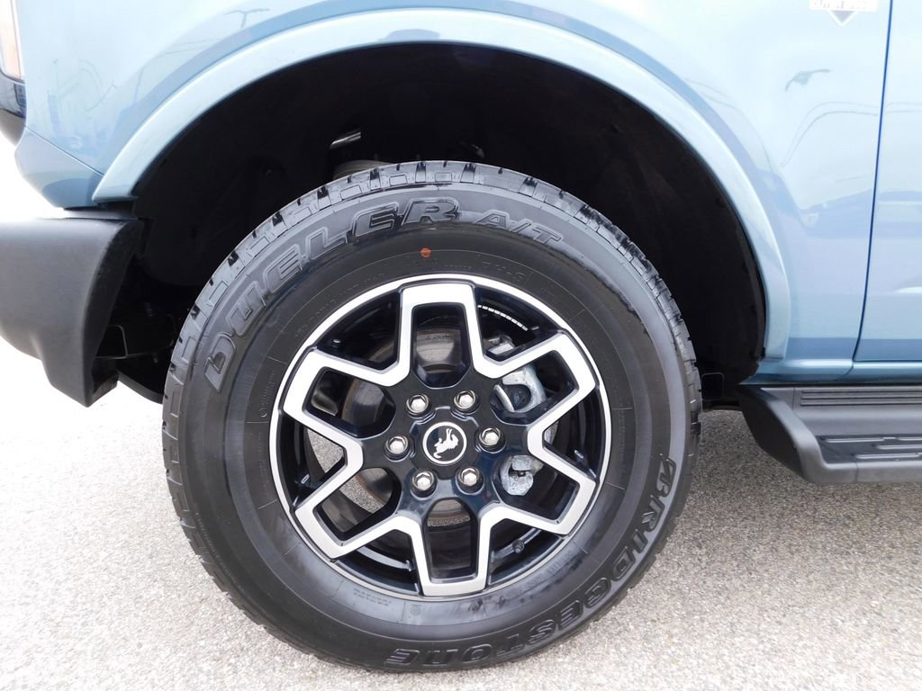 Used 2025 Ford Bronco Outer Banks image 10