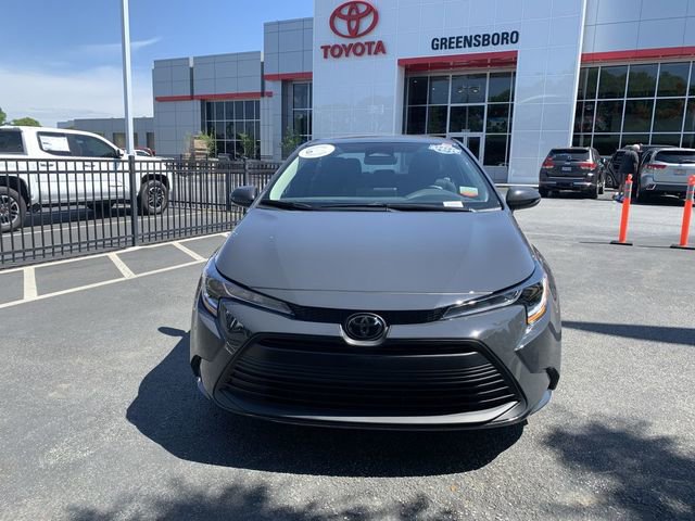 Used 2025 Toyota Corolla LE FWD image 3