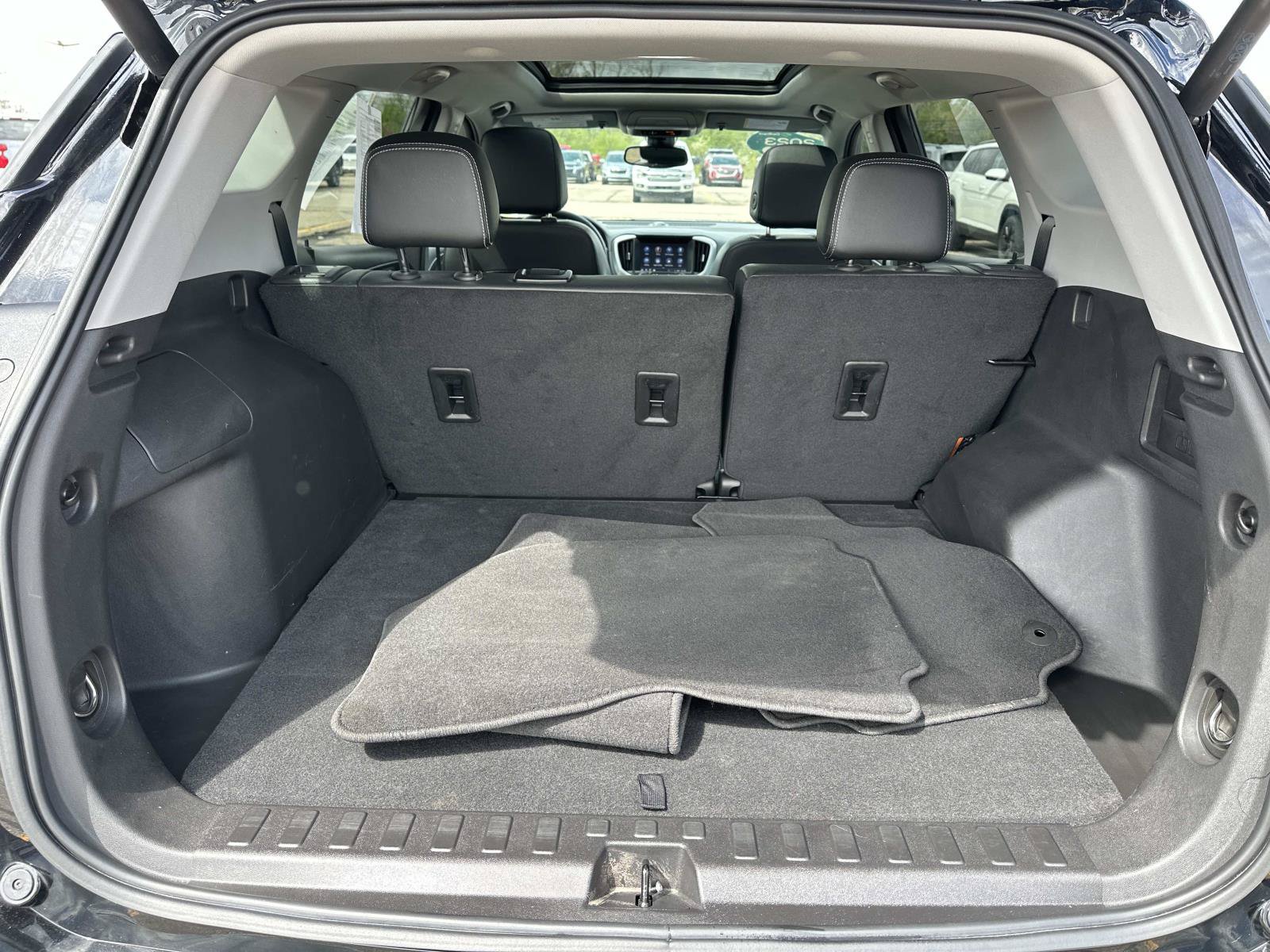 Certified 2023 GMC Terrain SLT AWD/4WD image 9